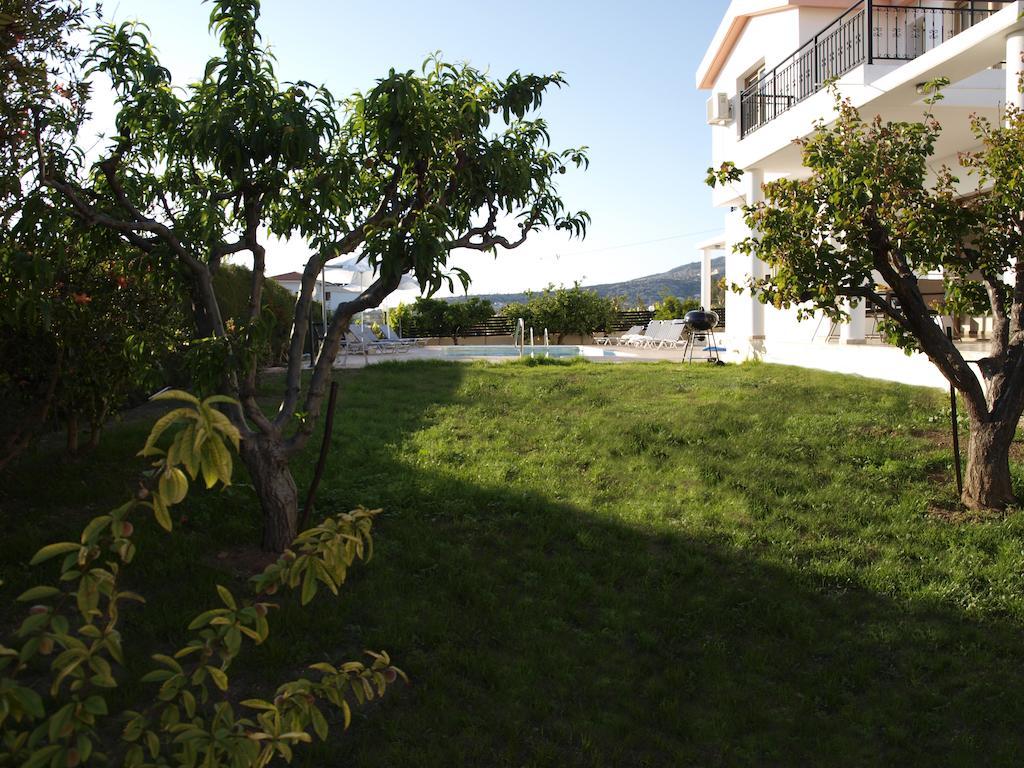 Mariandy Villa 2 Coral Bay Exterior photo